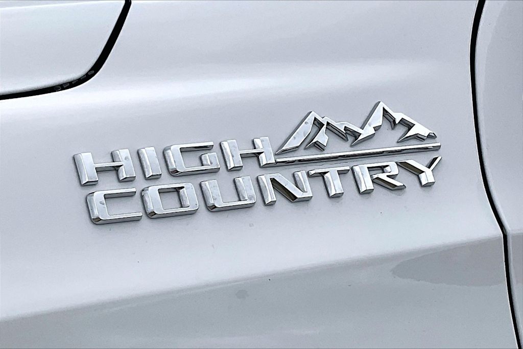 Thumbnail: 2022 Chevrolet Tahoe - 7