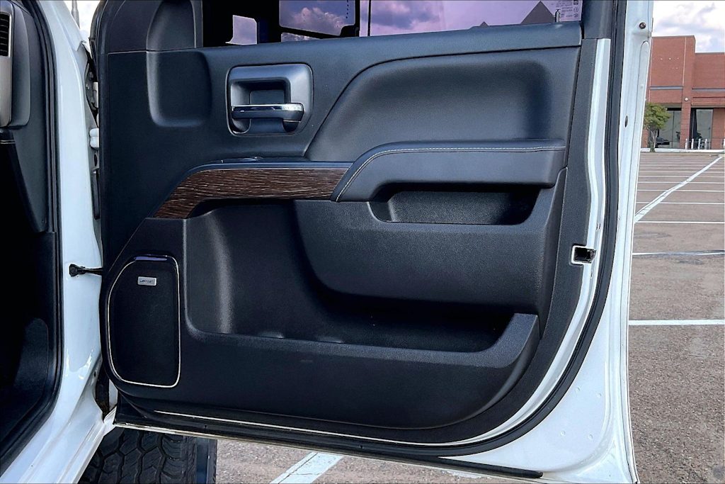 Thumbnail: 2017 GMC Sierra 2500 - 27