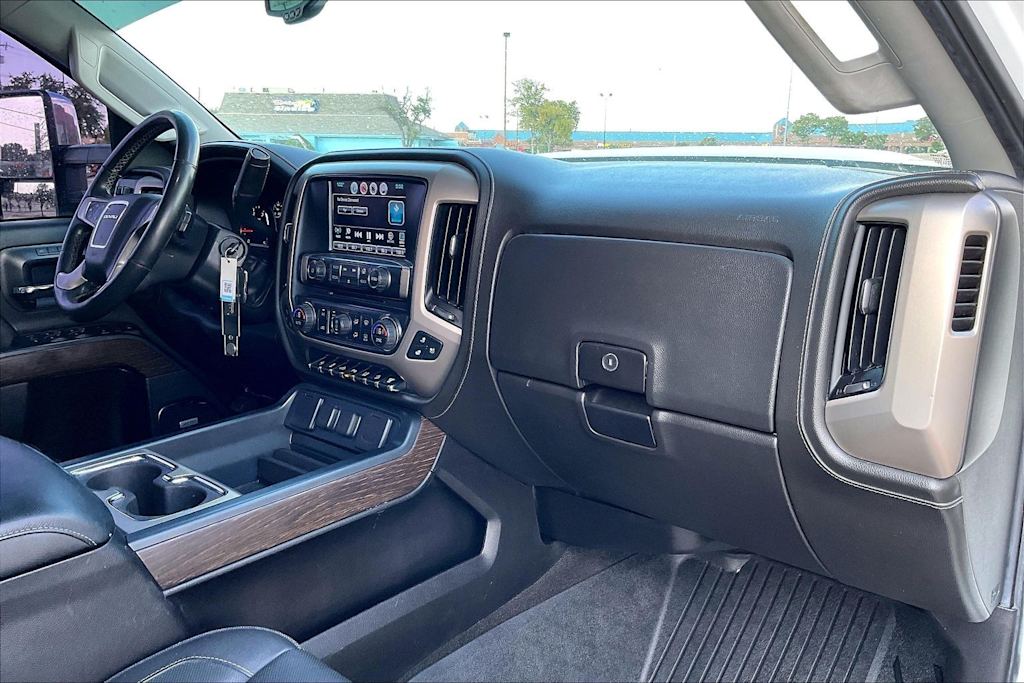Thumbnail: 2017 GMC Sierra 2500 - 14