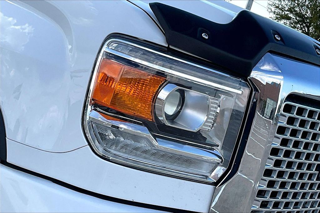 Thumbnail: 2017 GMC Sierra 2500 - 30