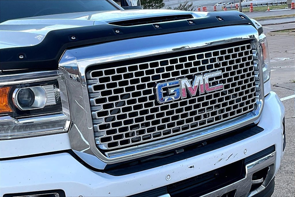 Thumbnail: 2017 GMC Sierra 2500 - 32