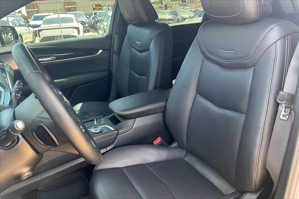 Thumbnail: 2023 Cadillac XT5 - 11