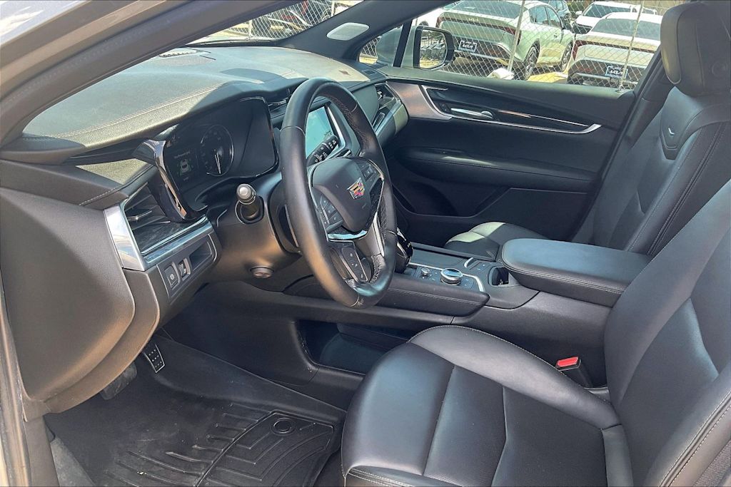 Thumbnail: 2023 Cadillac XT5 - 10