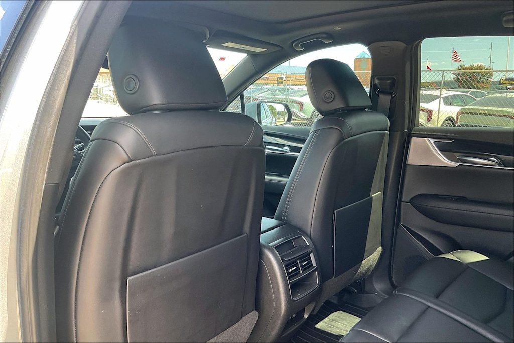 Thumbnail: 2023 Cadillac XT5 - 12