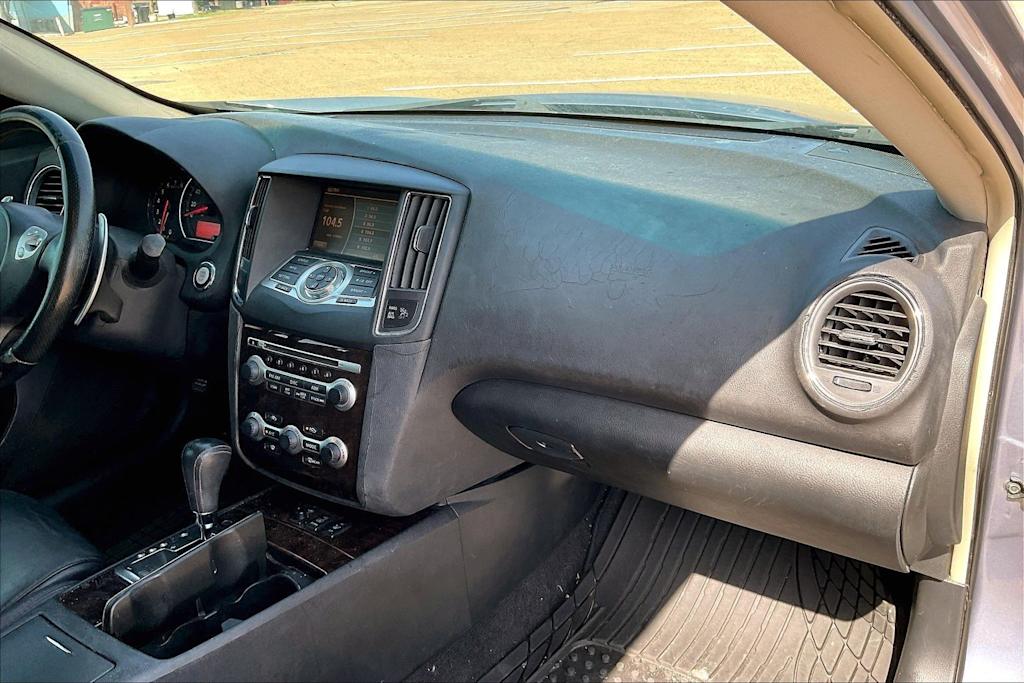 Thumbnail: 2011 Nissan Maxima - 23