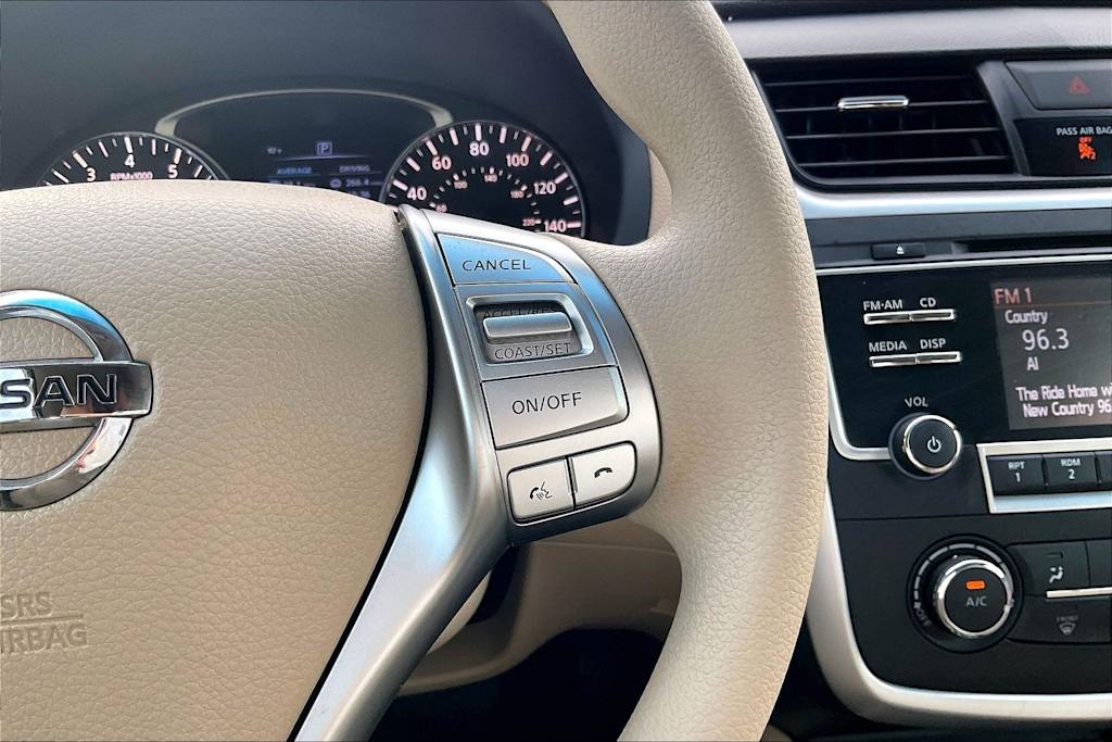 Thumbnail: 2016 Nissan Altima - 24