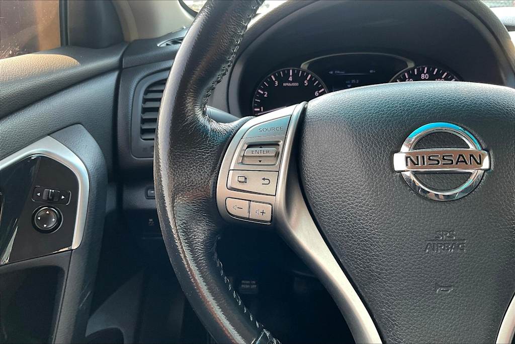 Thumbnail: 2013 Nissan Altima - 21