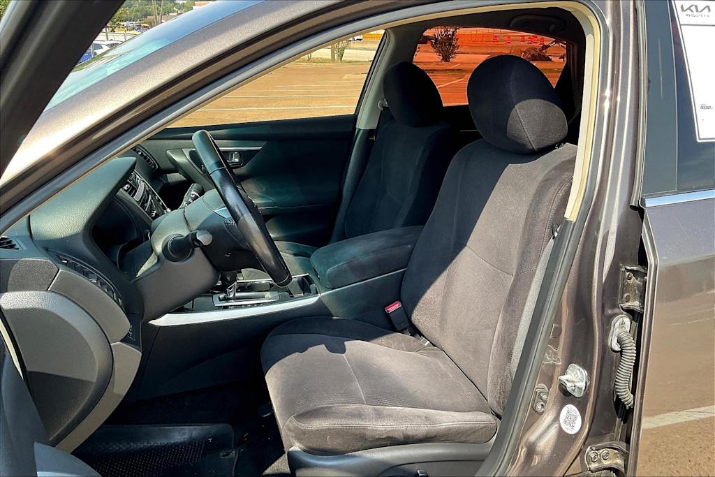 Thumbnail: 2013 Nissan Altima - 9