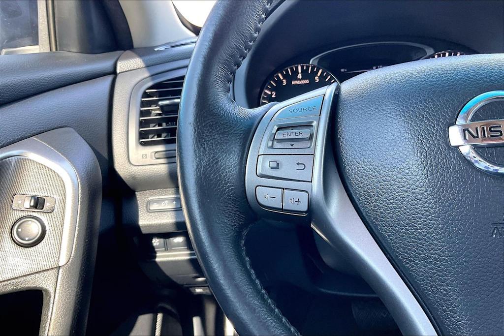 Thumbnail: 2015 Nissan Altima - 23