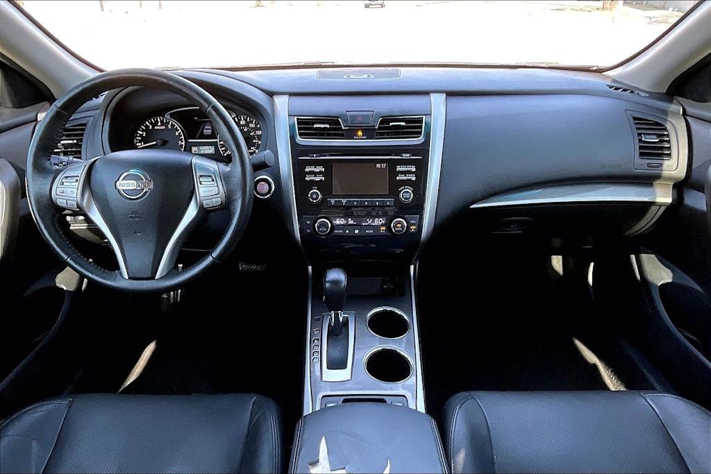 Thumbnail: 2015 Nissan Altima - 9
