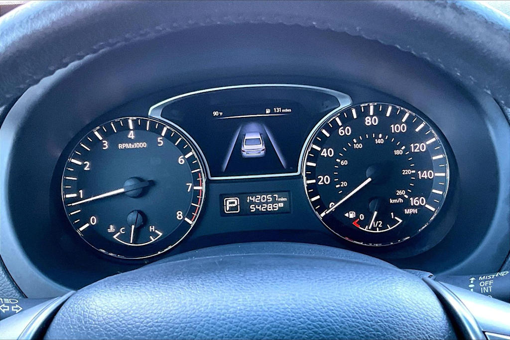 Thumbnail: 2015 Nissan Altima - 17