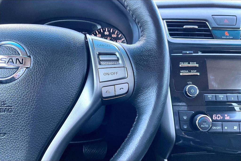 Thumbnail: 2015 Nissan Altima - 24