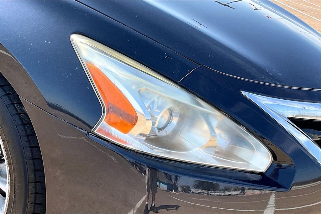 Thumbnail: 2015 Nissan Altima - 29