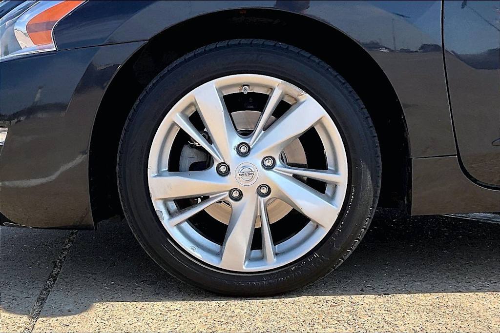 Thumbnail: 2015 Nissan Altima - 8