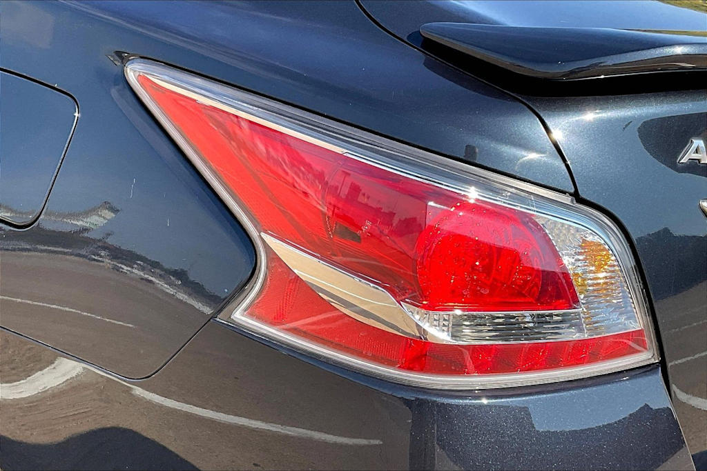 Thumbnail: 2015 Nissan Altima - 30