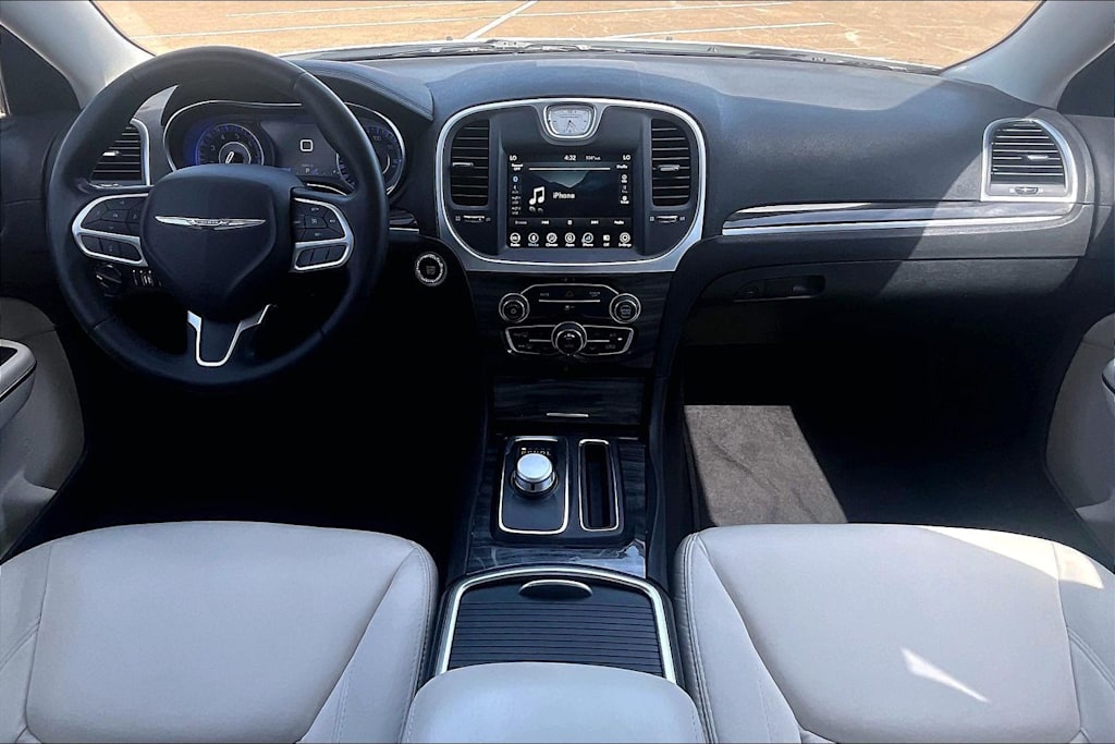 Thumbnail: 2018 Chrysler 300 - 8
