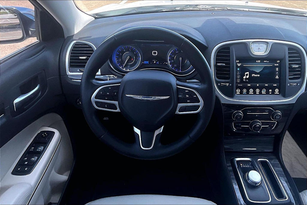Thumbnail: 2018 Chrysler 300 - 12