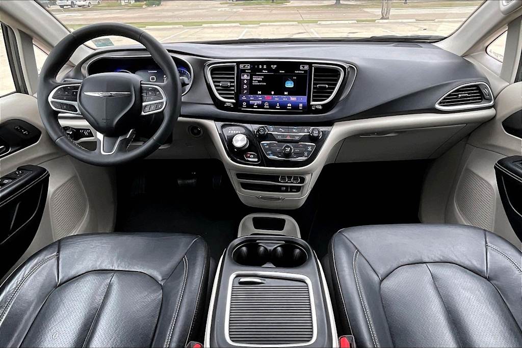 2022 Chrysler Pacifica Touring L 10