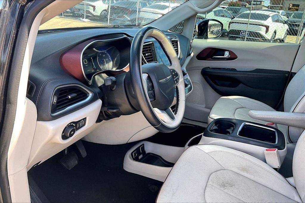 Thumbnail: 2017 Chrysler Pacifica - 2
