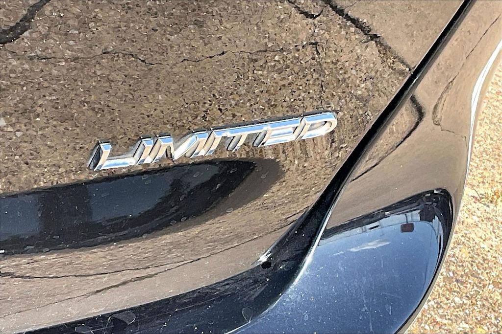 Thumbnail: 2017 Chrysler Pacifica - 7