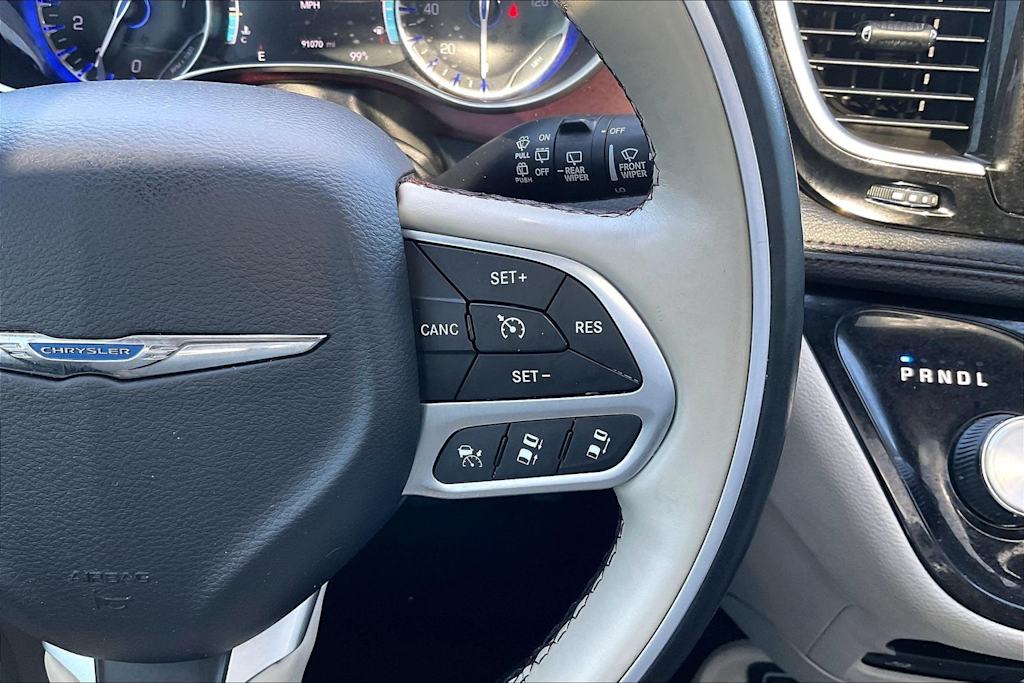 Thumbnail: 2017 Chrysler Pacifica - 24