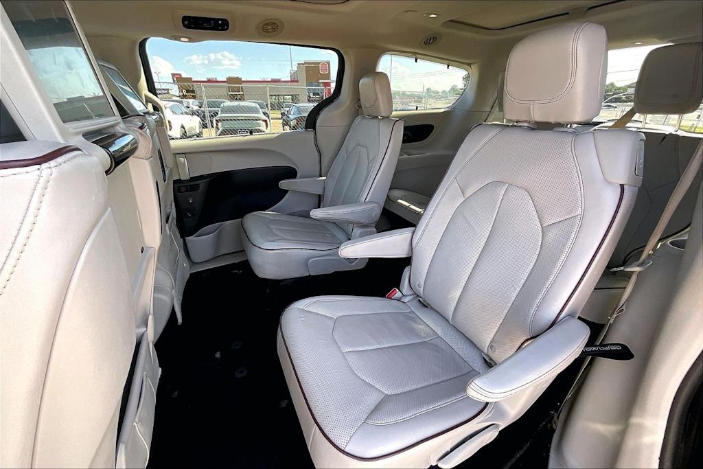 Thumbnail: 2017 Chrysler Pacifica - 28