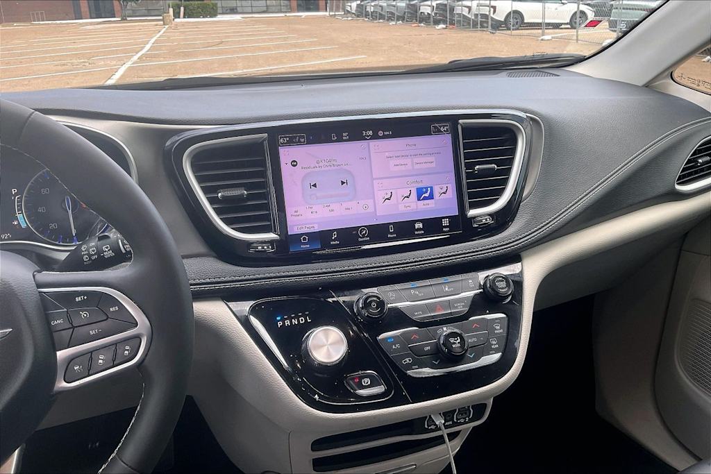 Thumbnail: 2023 Chrysler Pacifica - 15