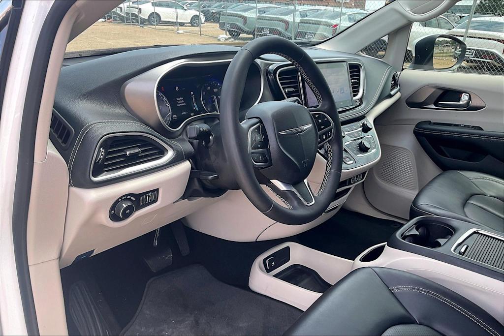 Thumbnail: 2023 Chrysler Pacifica - 2