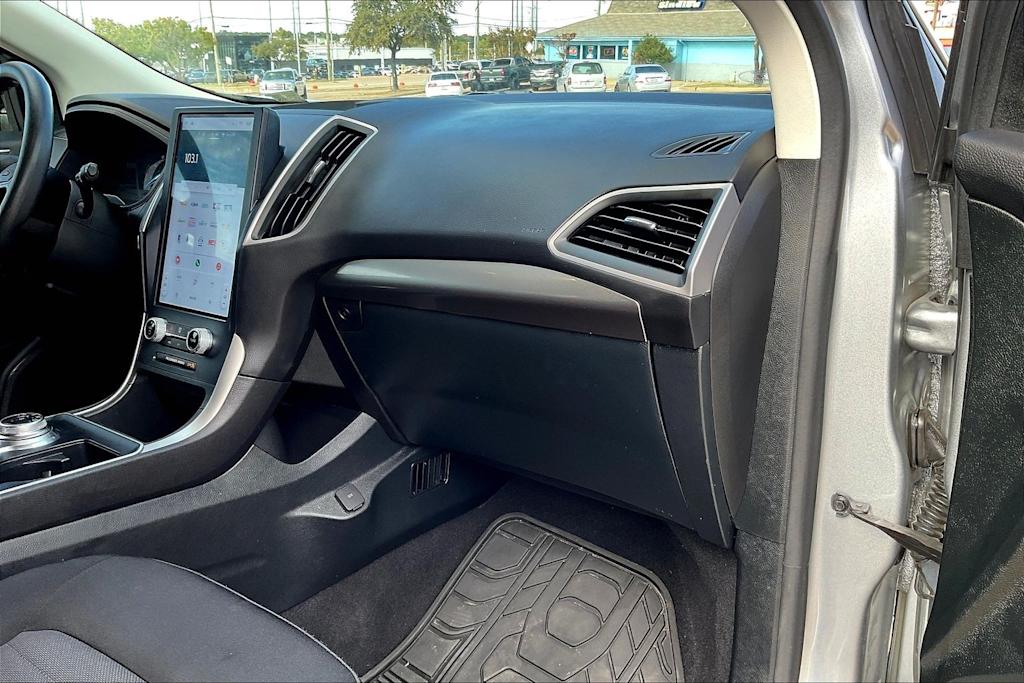 Thumbnail: 2022 Ford Edge - 25