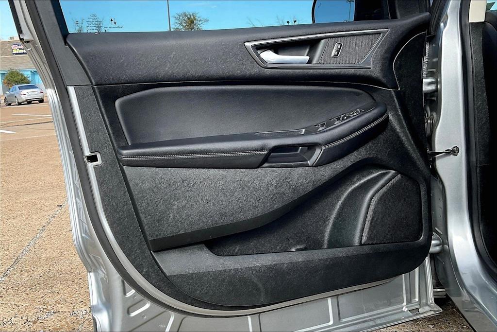 Thumbnail: 2022 Ford Edge - 28