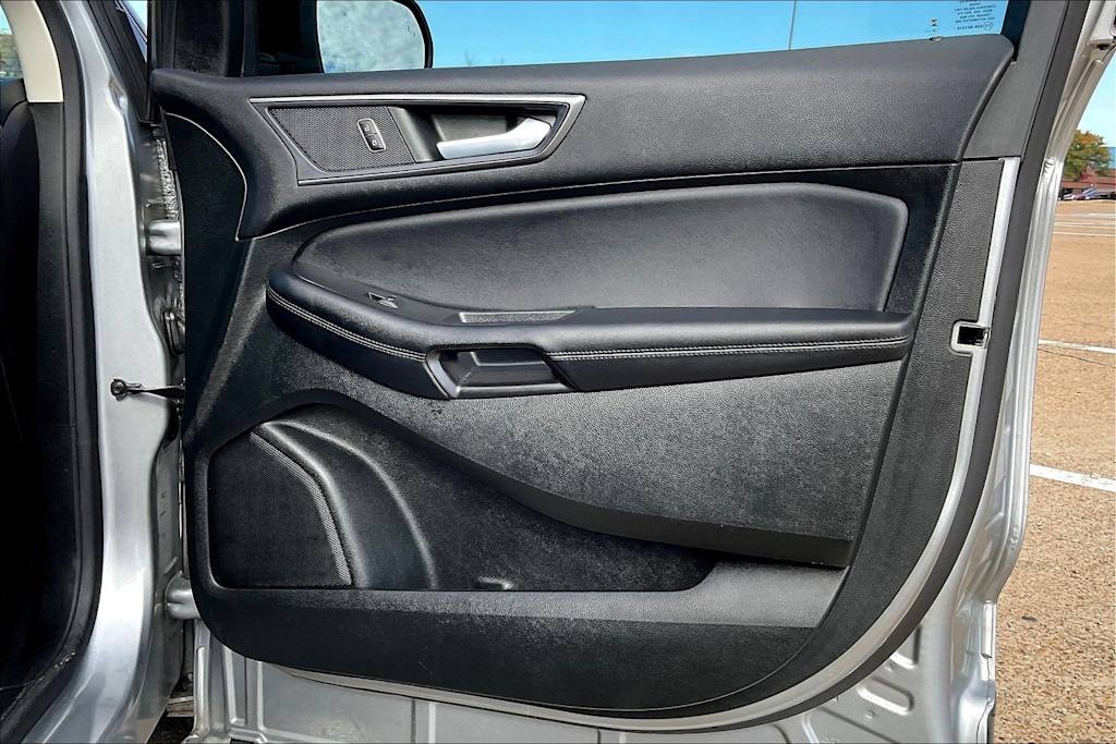 Thumbnail: 2022 Ford Edge - 29