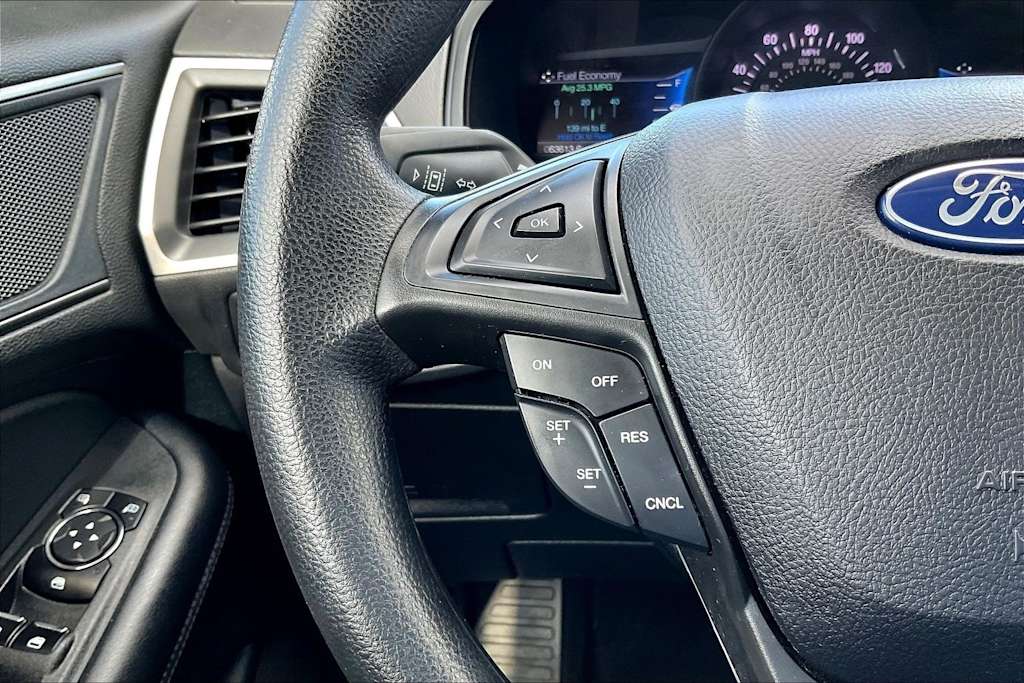 Thumbnail: 2022 Ford Edge - 26