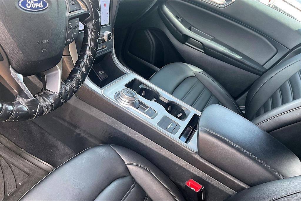 Thumbnail: 2022 Ford Edge - 16