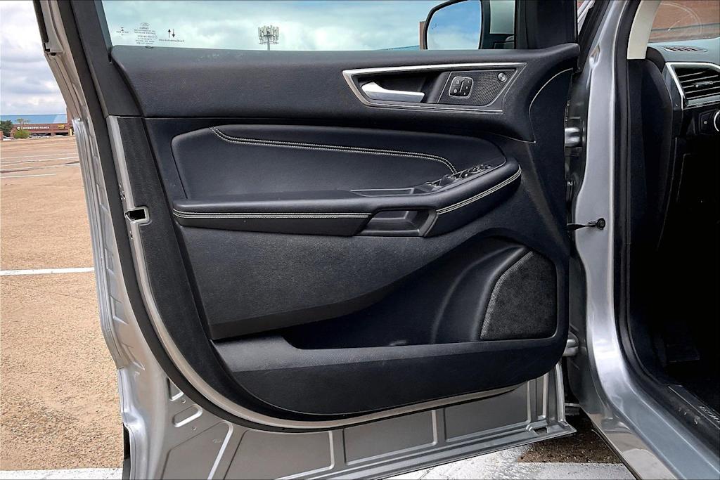 Thumbnail: 2022 Ford Edge - 26
