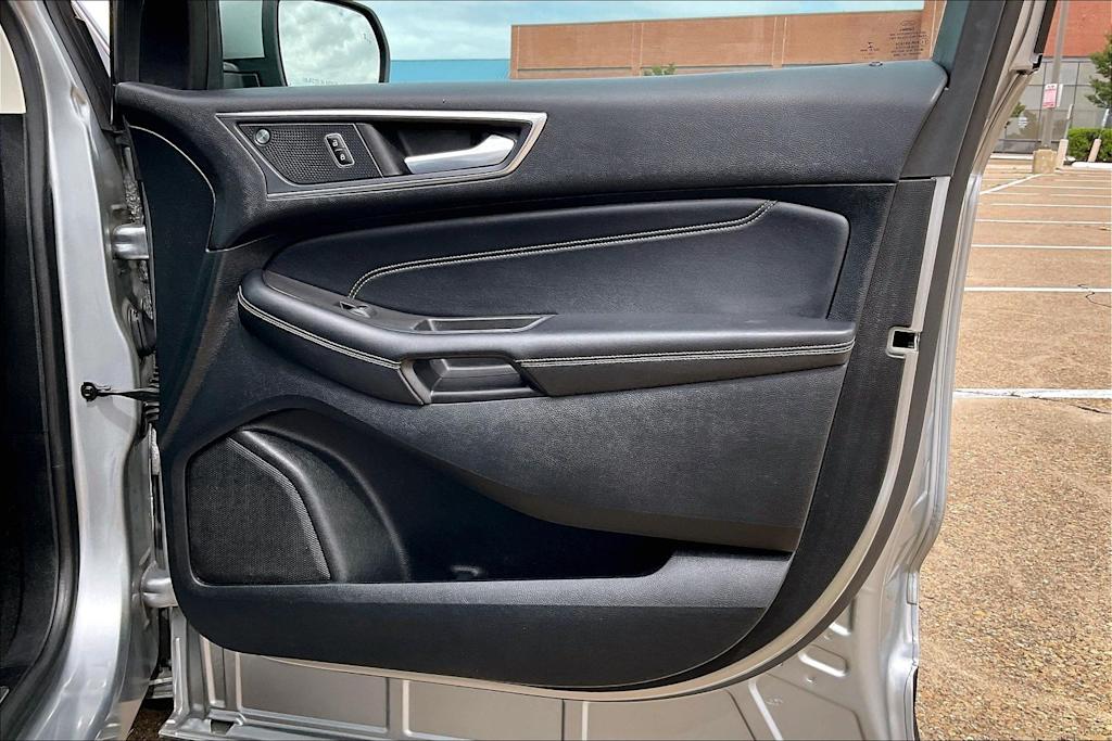 Thumbnail: 2022 Ford Edge - 27