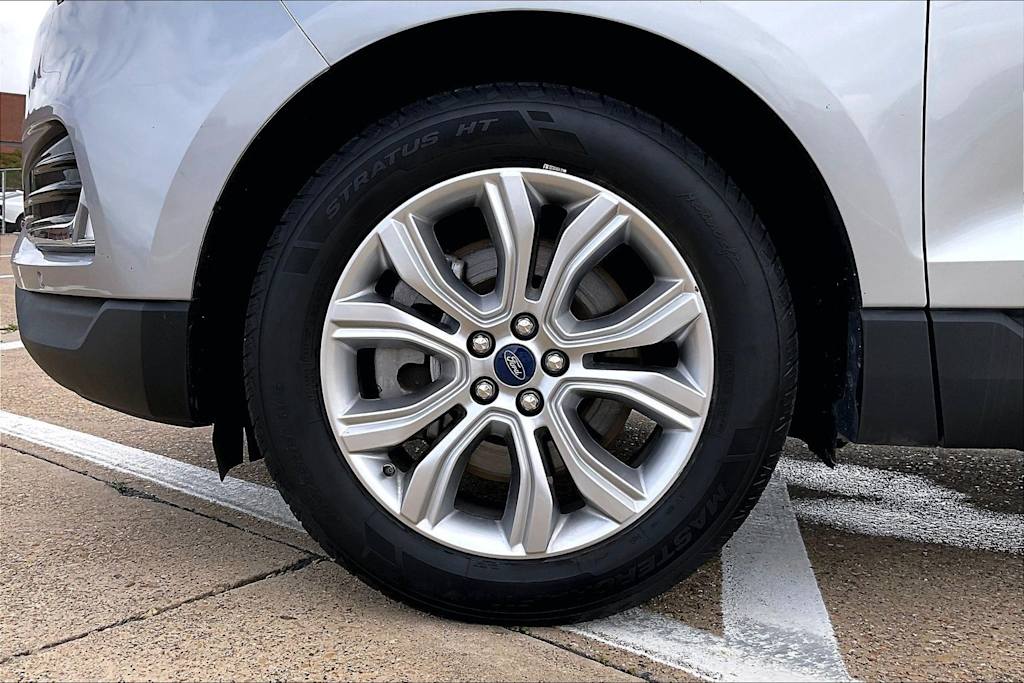 Thumbnail: 2022 Ford Edge - 8