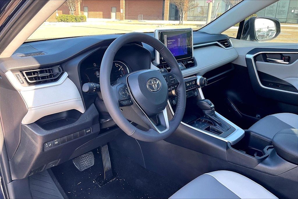 Thumbnail: 2025 Toyota RAV4 - 2