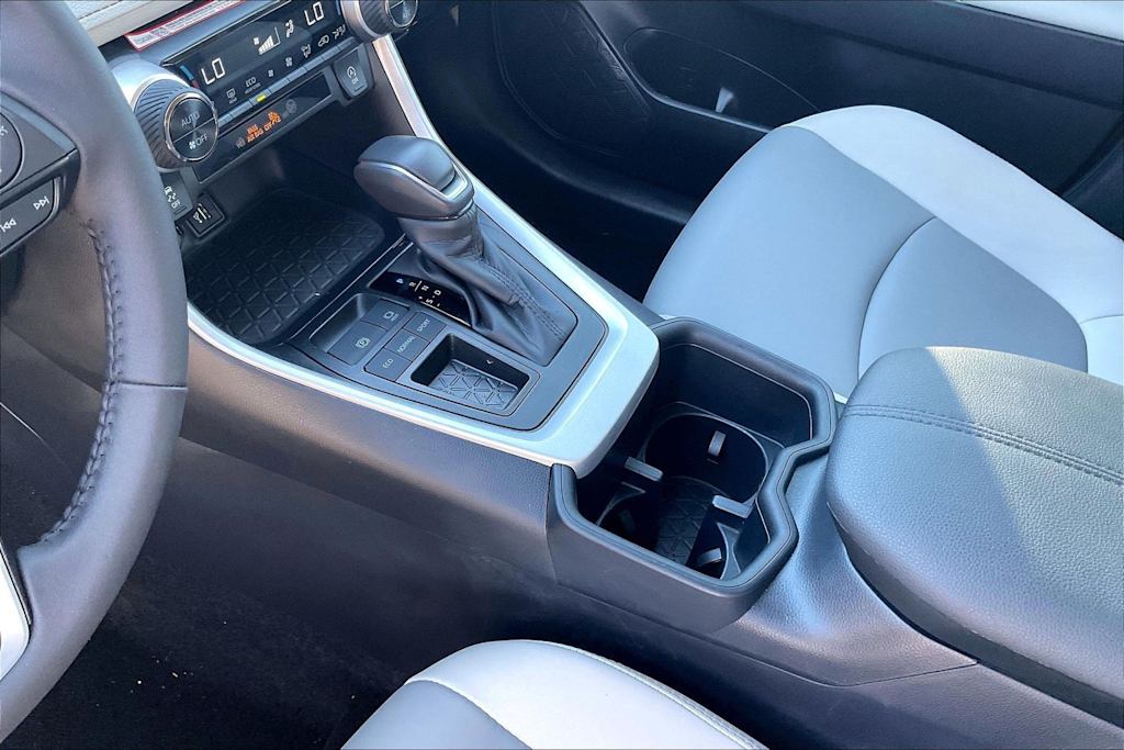 Thumbnail: 2025 Toyota RAV4 - 17