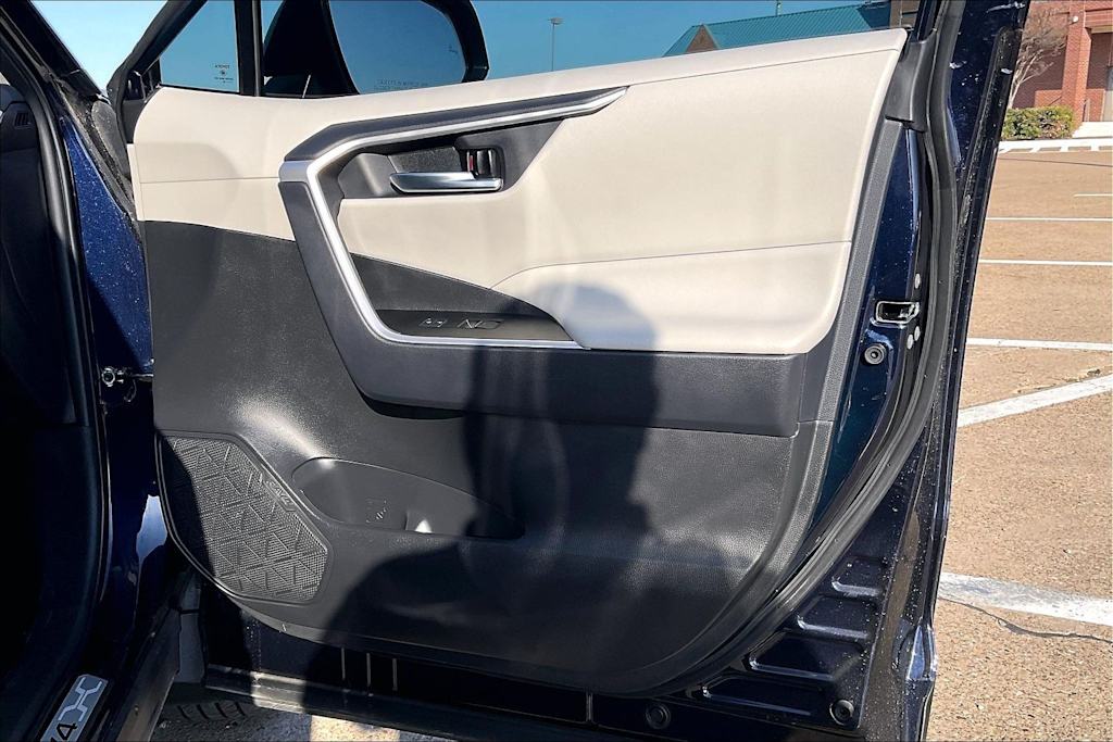 Thumbnail: 2025 Toyota RAV4 - 28