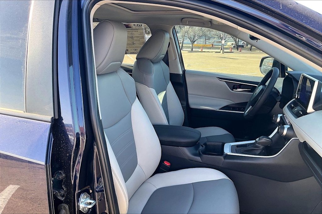 Thumbnail: 2025 Toyota RAV4 - 12