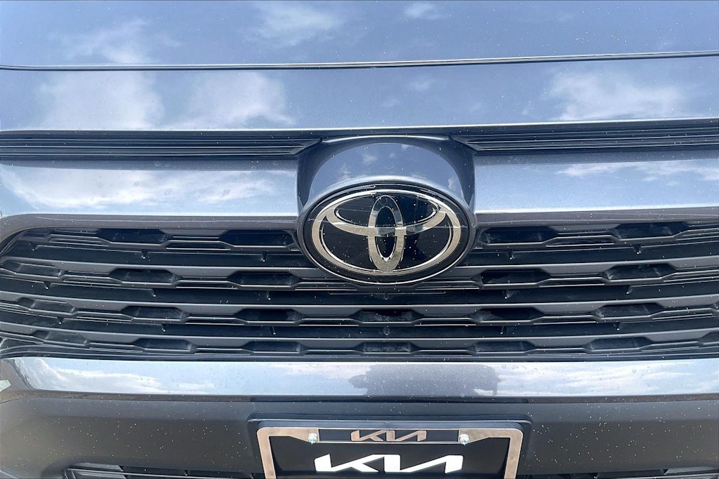 Thumbnail: 2023 Toyota RAV4 - 31