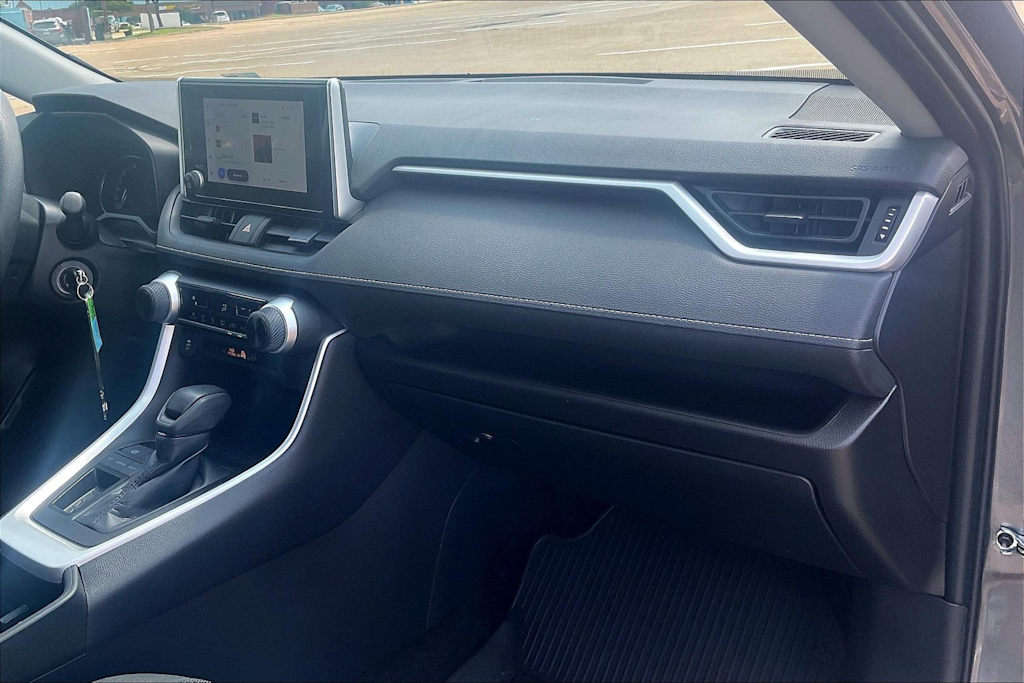 Thumbnail: 2023 Toyota RAV4 - 14