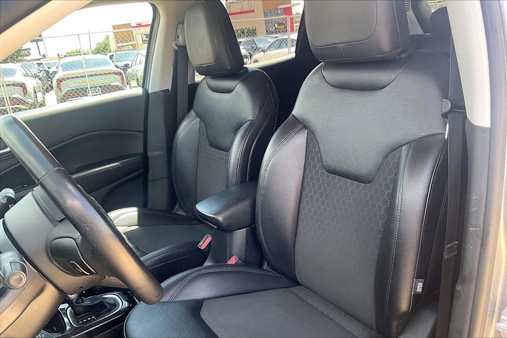 Thumbnail: 2019 Jeep Compass - 9