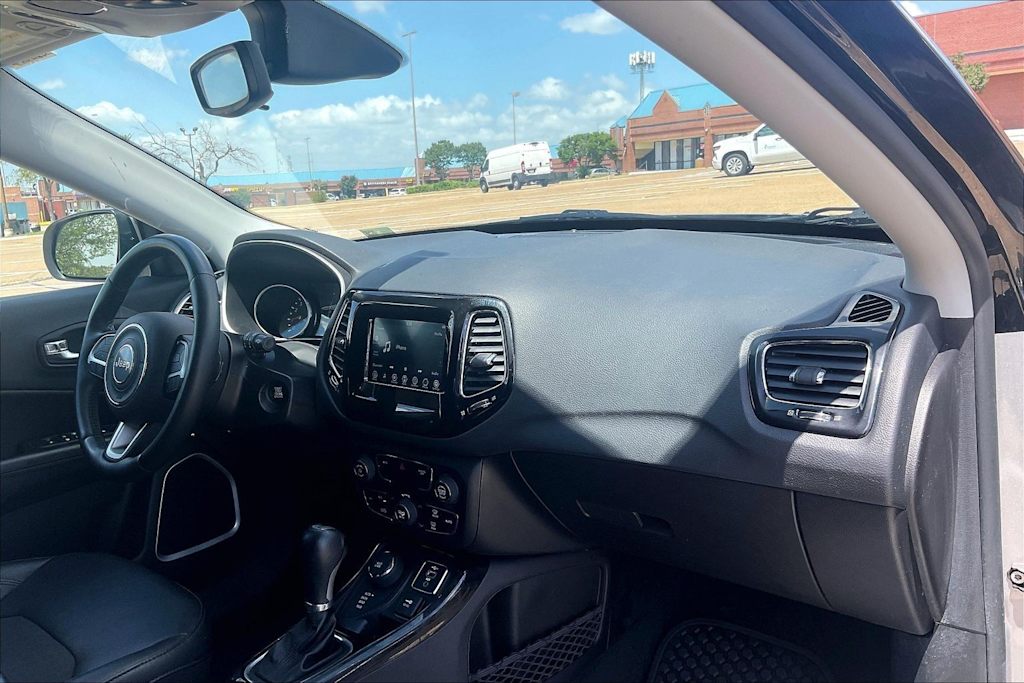 Thumbnail: 2019 Jeep Compass - 13
