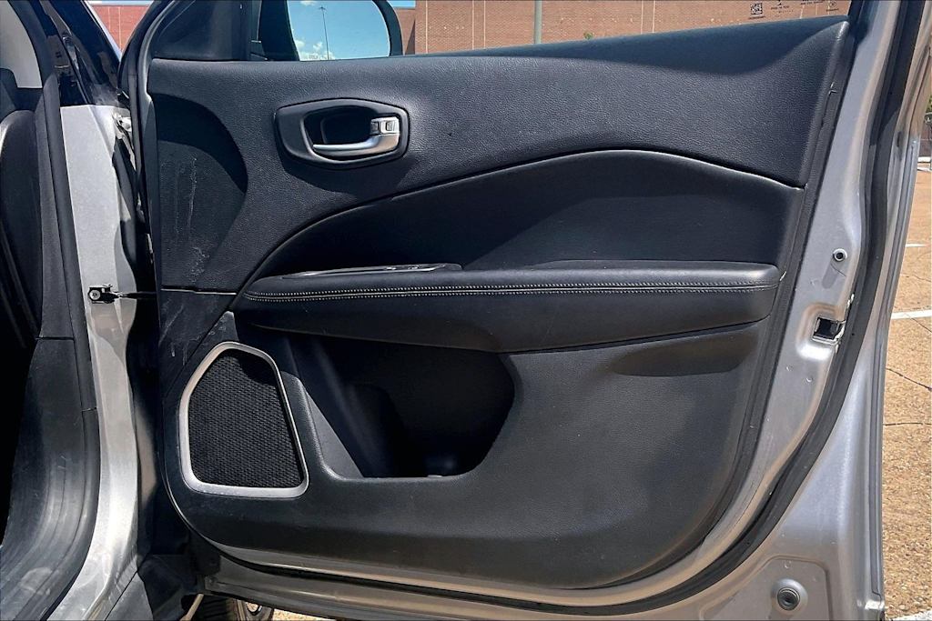 Thumbnail: 2019 Jeep Compass - 26