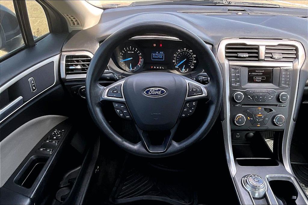 Thumbnail: 2017 Ford Fusion - 9