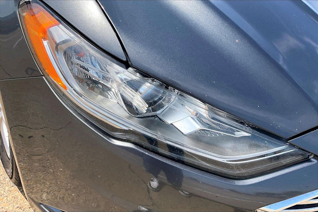 Thumbnail: 2017 Ford Fusion - 29