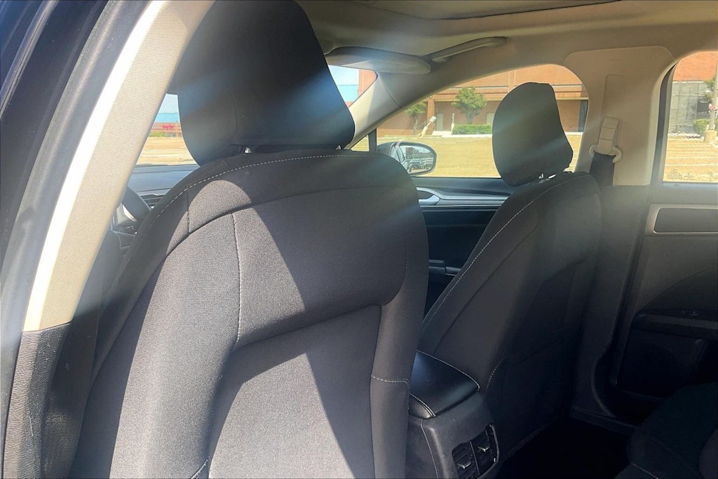 Thumbnail: 2020 Ford Fusion - 19