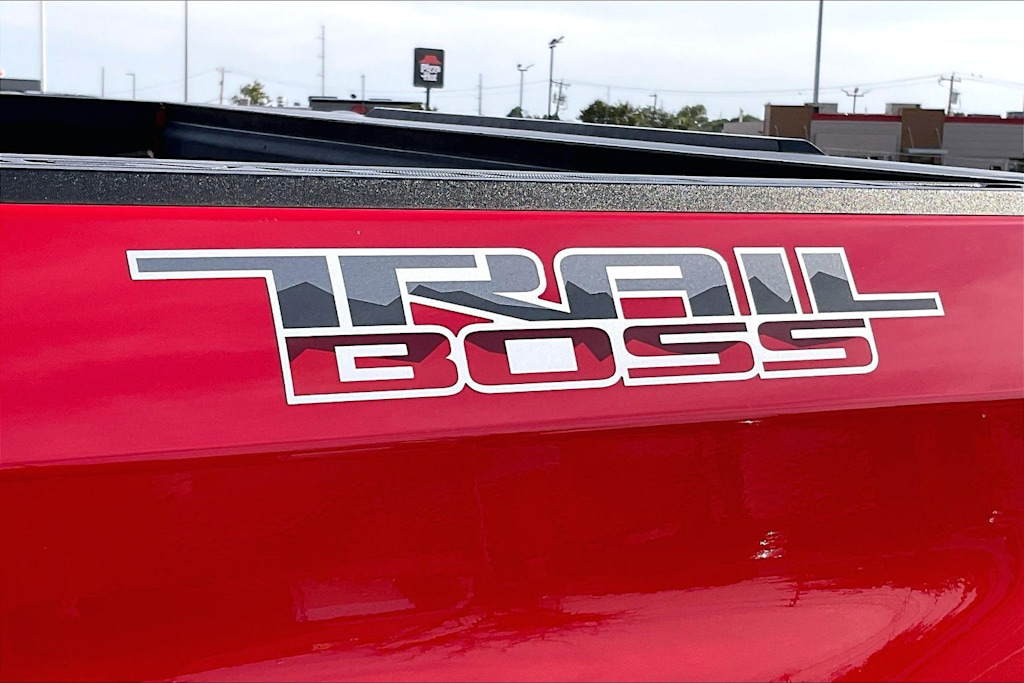 Thumbnail: 2021 Chevrolet Silverado 1500 - 6