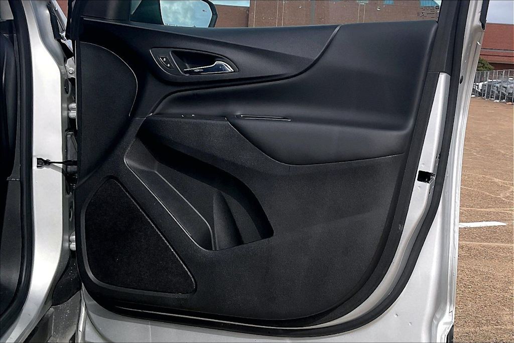 Thumbnail: 2022 Chevrolet Equinox - 28
